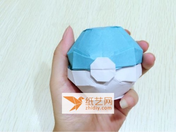 Origami Poké Ball real-life illustrated tutorial (translated)