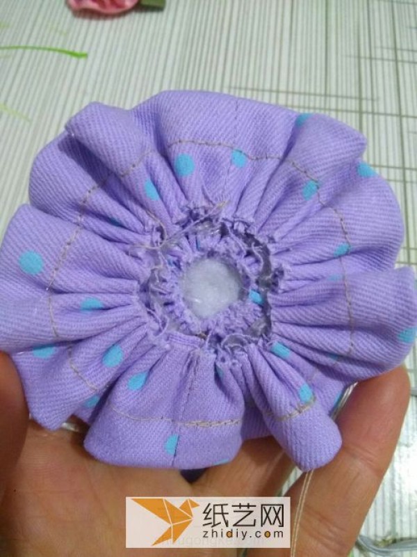 DIY a cute fabric pin-insert Teacher’s Day gift