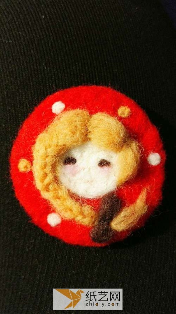 Basic tutorial on how to make wool felt brooch. Handmade cute wool felt brooch for little girl.