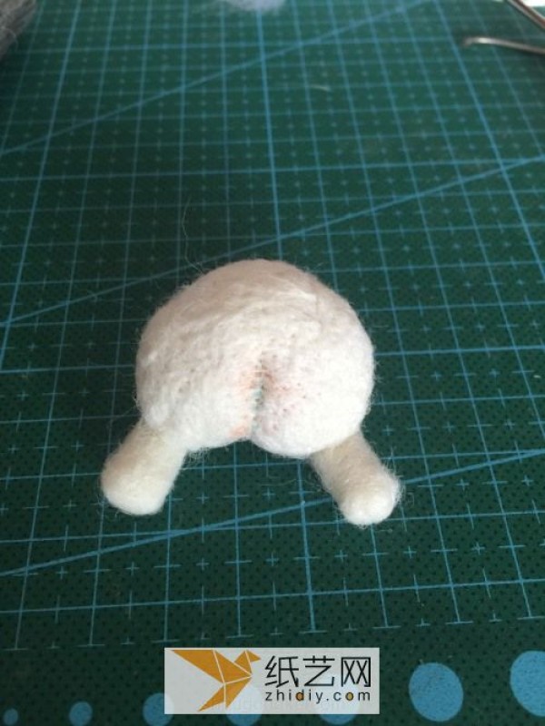 Tutorial on how to make a cute wool felt corgi butt