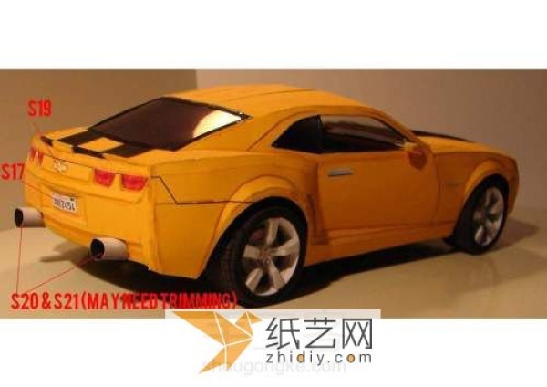 The making process of the cool Bumblebee sports car paper model