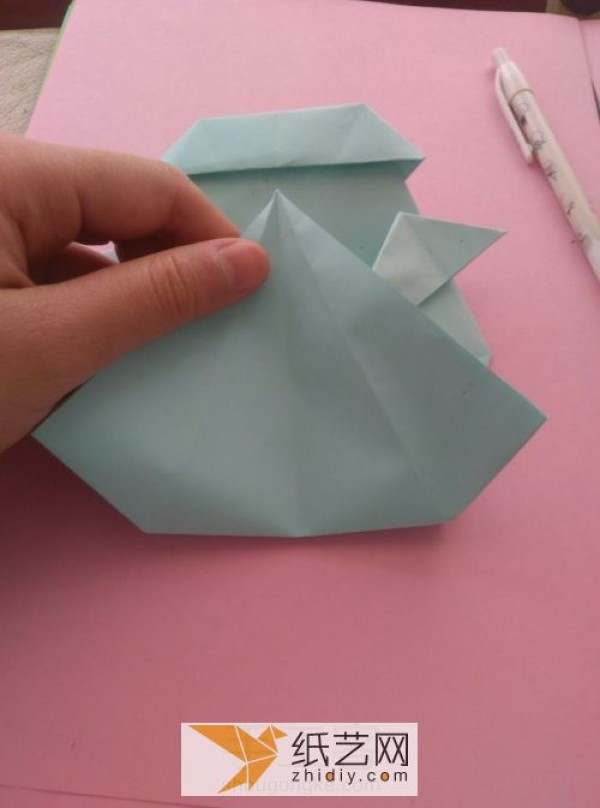 A complete illustrated tutorial on hippo origami. Teach you step by step how to make a three-dimensional origami animal.