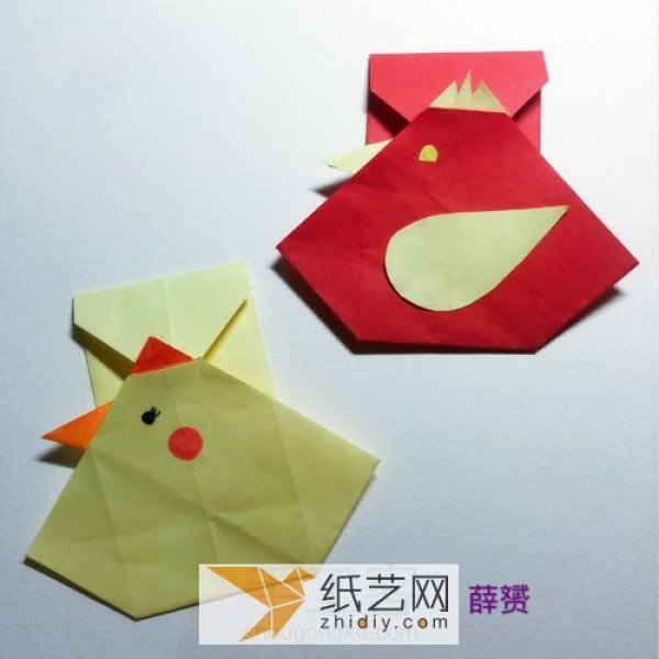 Illustrated tutorial for origami chicken red packets for the Year of the Rooster. How to fold the New Year red envelope by hand.