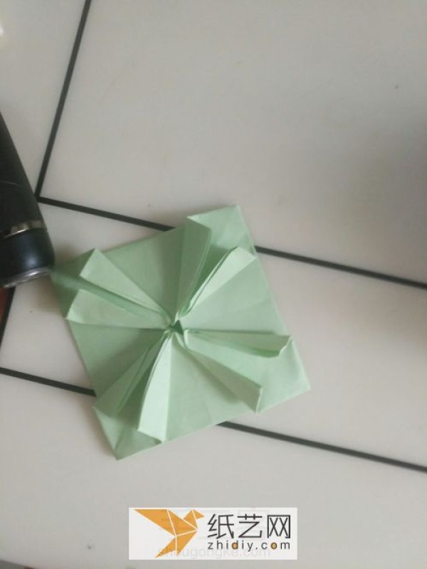 Origami paper ball flowers can be used as Lantern Festival lanterns