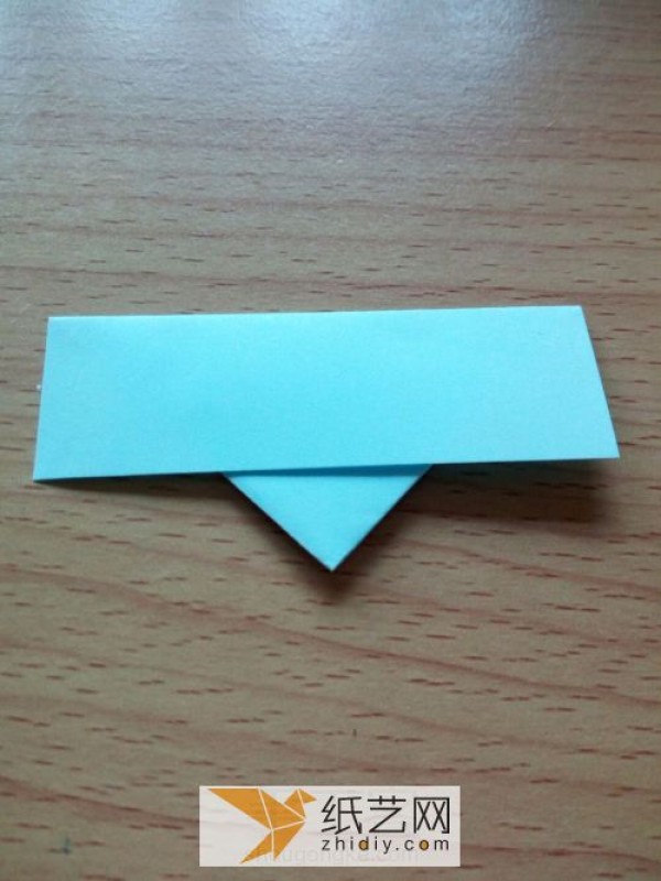 Creative handmade tutorial teaches you how to fold a beautiful origami feather envelope