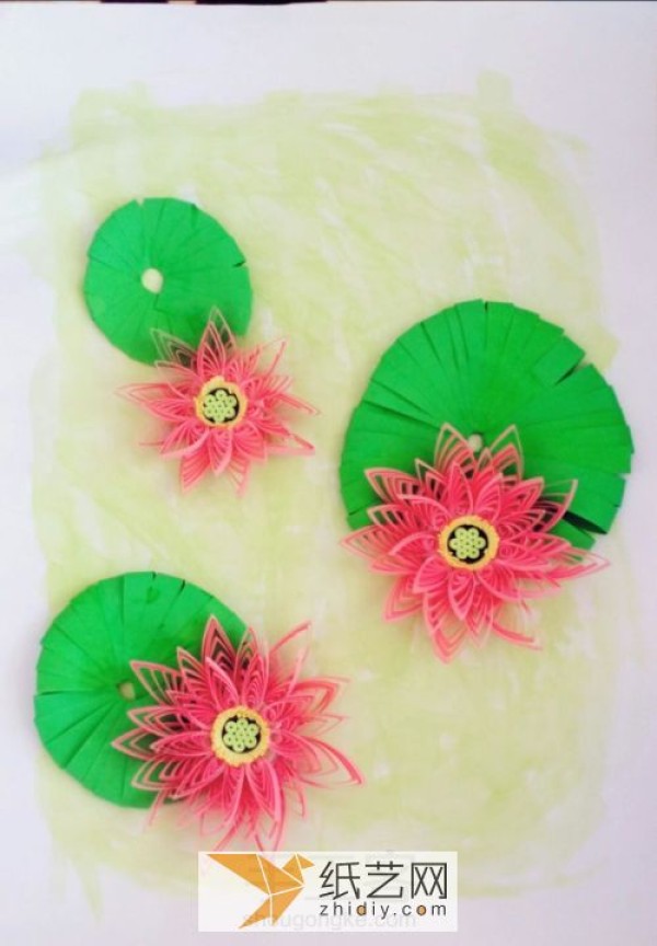 Illustrated tutorial for hand-quilling paper lotus flowers. How to make three-dimensional paper-quilling flowers.