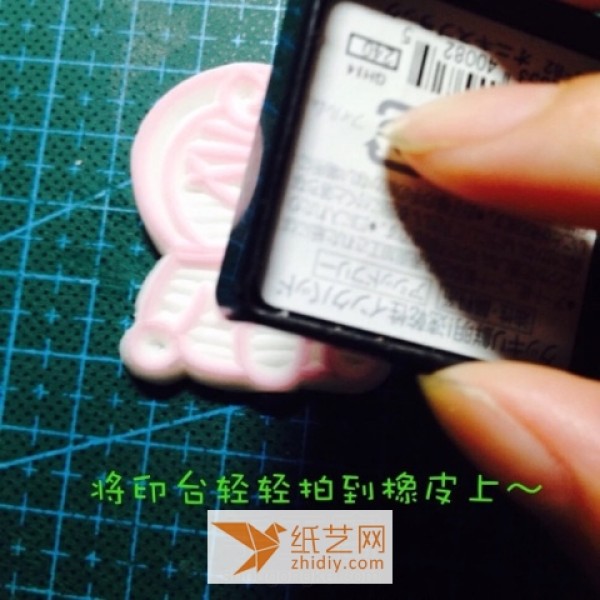 A step-by-step tutorial on how to make a Doraemon rubber stamp