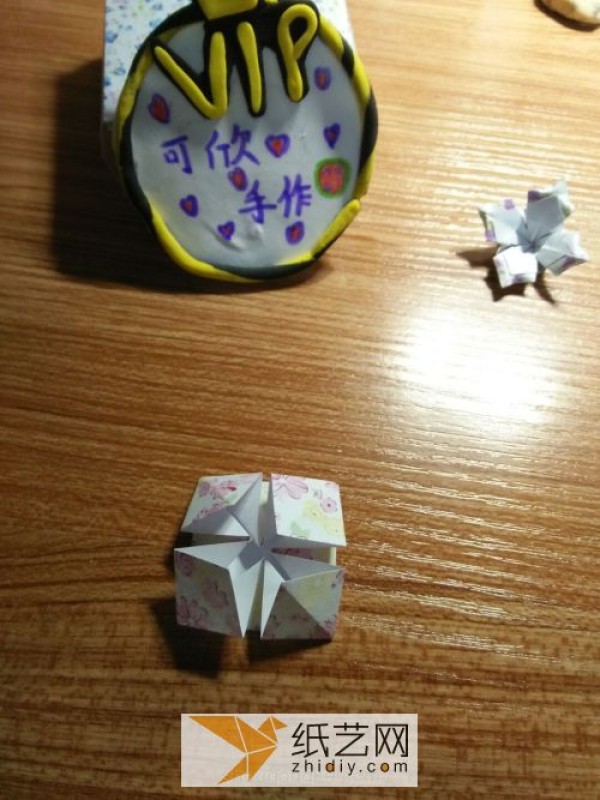 I heard that if you learn to make origami four-leaf clover paper flowers, you will become lucky! (change)