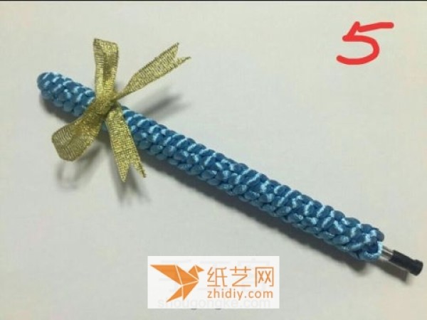 Tutorial on how to make a pen as a New Year gift using hand knitting methods