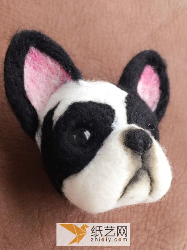 New Year’s Gift for Dog Lovers Tutorial on making a cute bulldog from wool felt