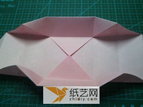 It’s very convenient to make an origami storage box