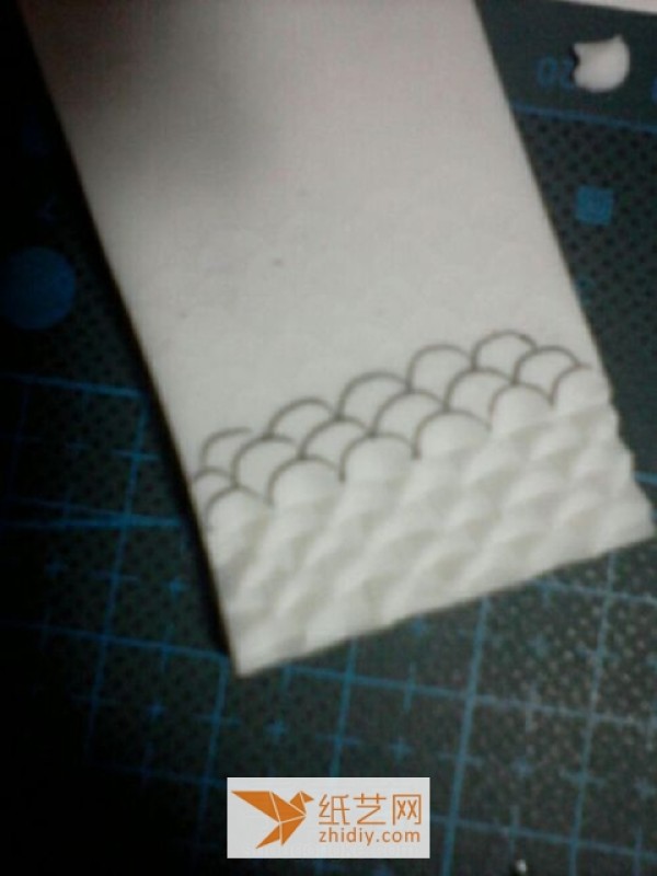 Rubber stamp introductory tutorial: making fish scales with blank space