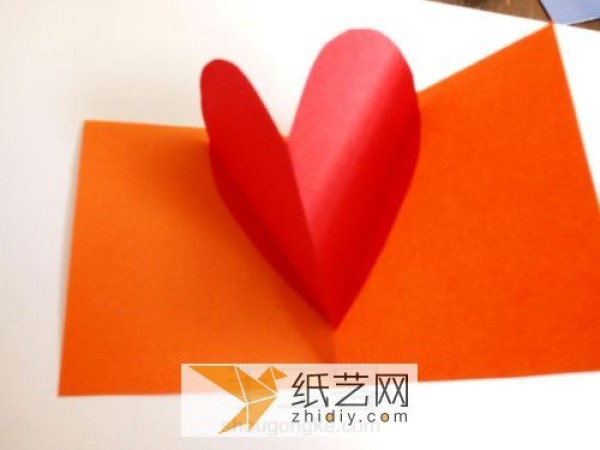 Use the explosive box mechanism to make a heart-shaped three-dimensional greeting card for Mothers Day