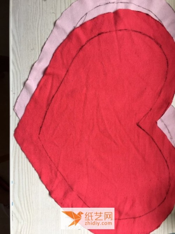 Simple heart-shaped pillow New Year decoration making tutorial without needlework