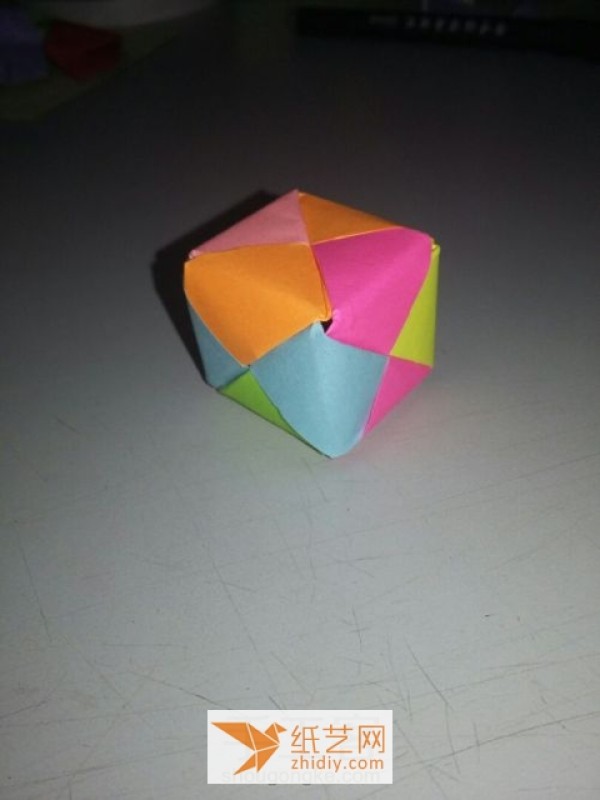 Teach you how to make colorful origami cubes