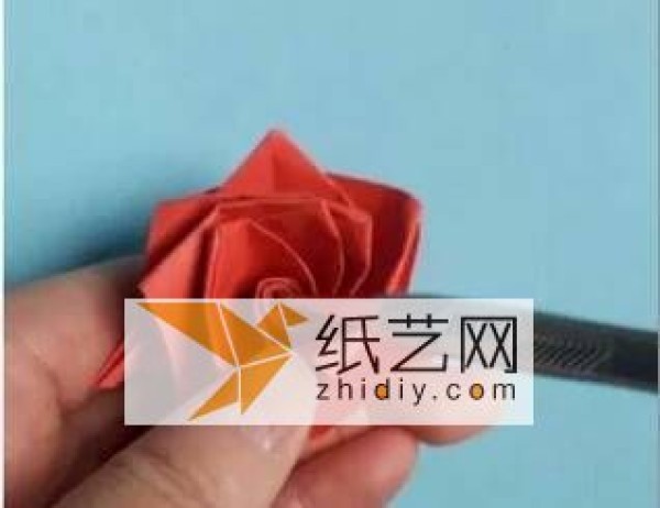 Illustrated Tutorial for New Origami Roses How to DIY Valentine’s Day Paper Roses