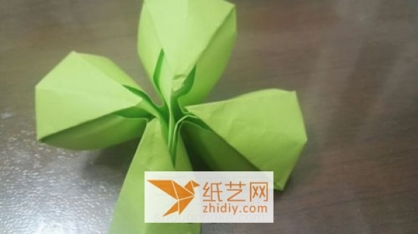 Origami three-leaf clover making tutorial