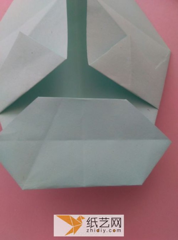 A complete illustrated tutorial on hippo origami. Teach you step by step how to make a three-dimensional origami animal.