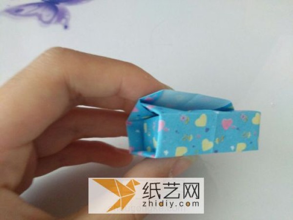 A novel way to make origami boxes. Gift wrapping boxes can also be made in this way.