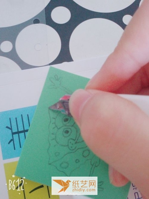 Use rubber stamps to create a Spongebob seal as a New Year’s gift