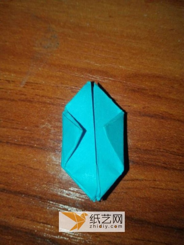 Make your own toys. A cute cat finger cot origami tutorial for children.