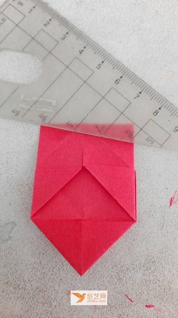 A practical tutorial for origami heart bookmarks