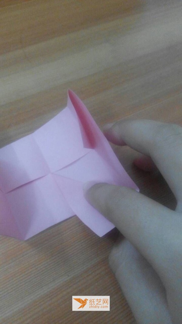 Tutorial on how to make a beautiful origami basket to hold Children’s Day gifts for good friends