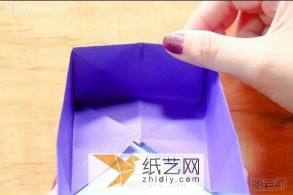 Folding tutorial of simple origami storage box. Teach you step by step how to make an origami box.