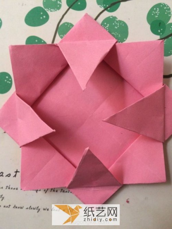 Teach you how to fold interesting paper tops!