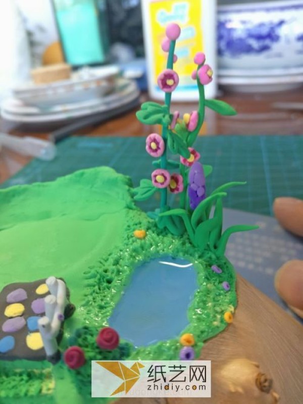 Tutorial for making a small mushroom house from fairy tales with ultra-light clay. A birthday gift for a friend.