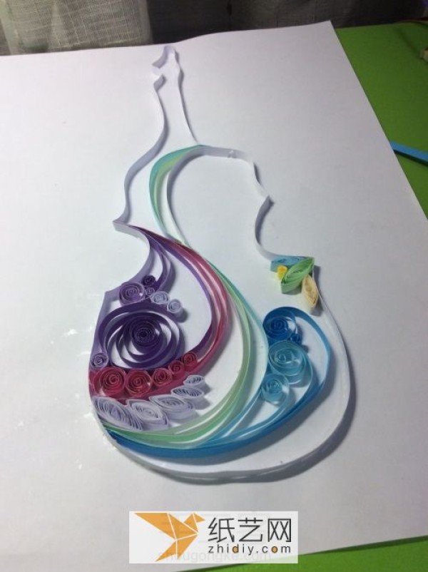 The Teacher’s Day gift of paper-quilled violin is so amazing