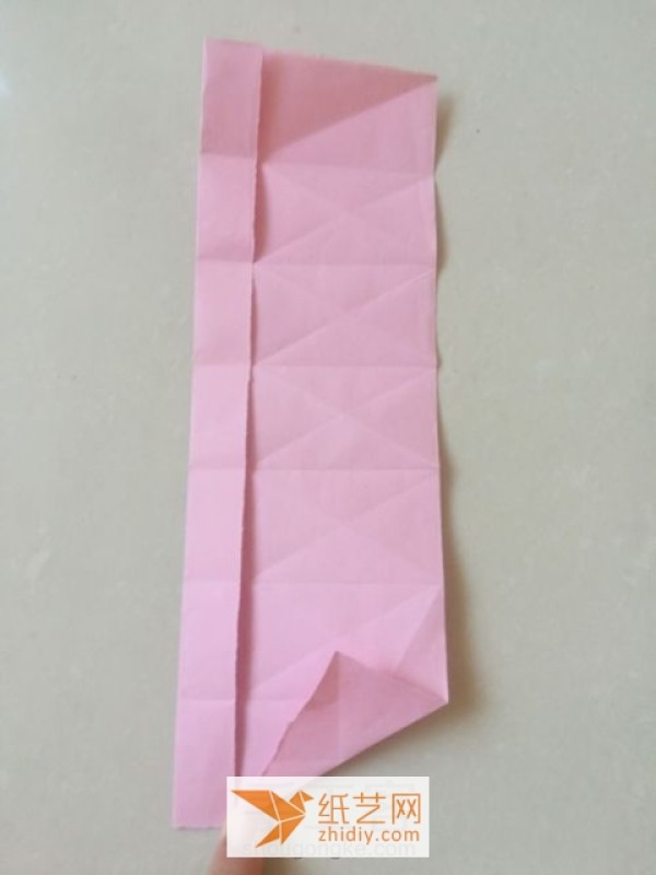 Tutorial on making a hexagonal flower origami lid for a Valentines Day gift packaging box