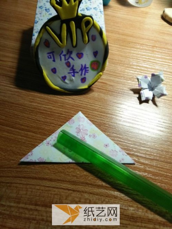 I heard that if you learn to make origami four-leaf clover paper flowers, you will become lucky! (change)