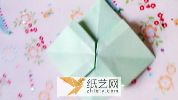 Illustrated tutorial on origami butterfly box How to make a creative storage box