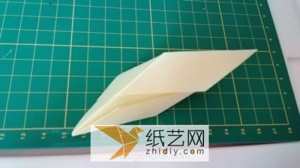 Cute origami rice dumplings, a small decoration for the Dragon Boat Festival