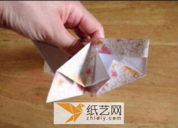 Making rice dumplings for Dragon Boat Festival. How to make origami rice dumplings.