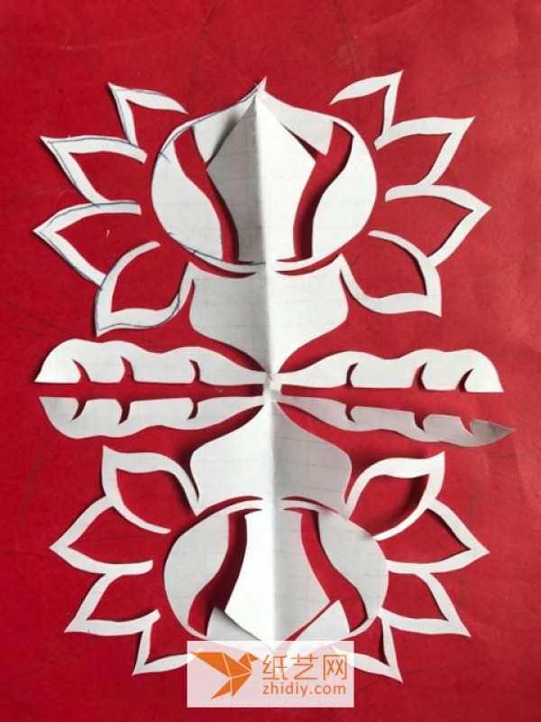 Tutorial on making traditional paper-cut lotus New Year paper-cut window flowers series