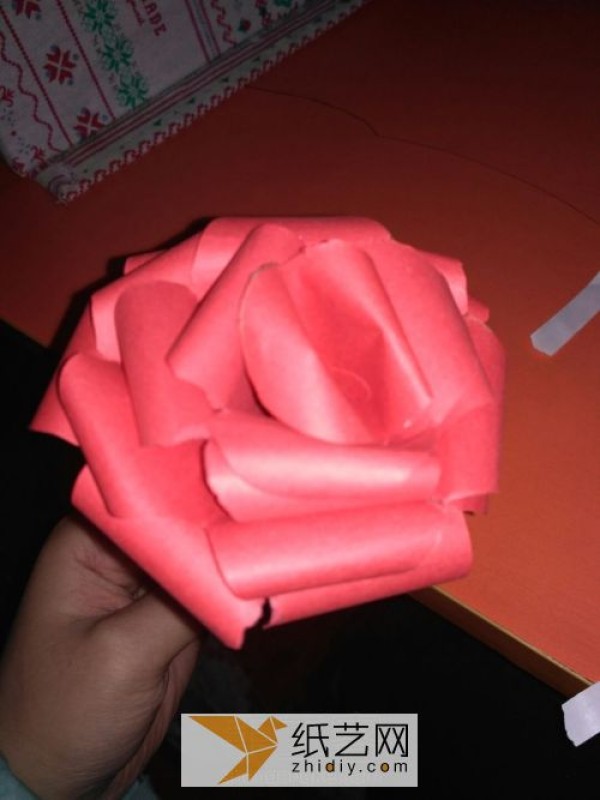 Teach you how to make paper roses in the spring season and let the roses bloom forever