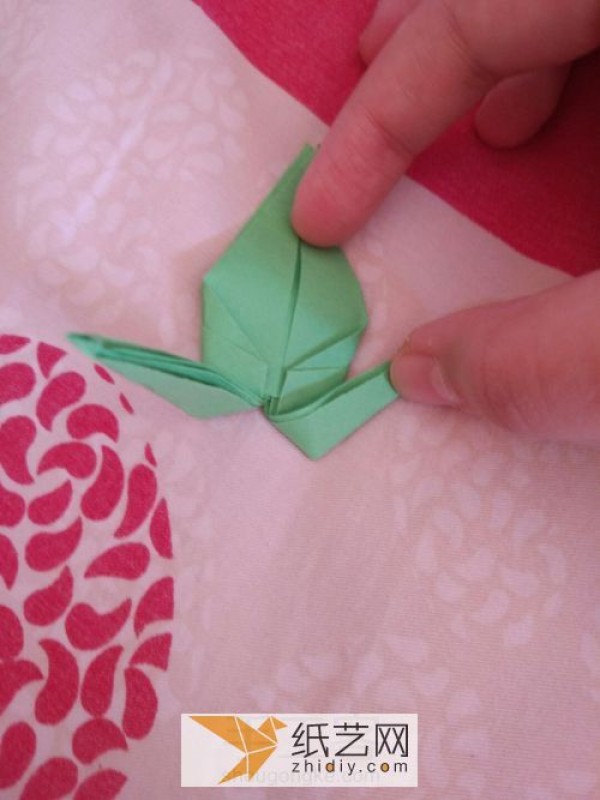 What should I do if I don’t know how to make origami cranes? This detailed tutorial can save you