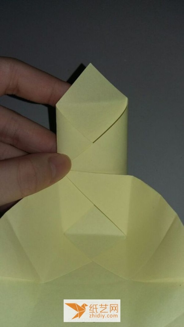 Teach you step by step how to make a four-leaf clover origami box and a Christmas gift wrapping gift box.