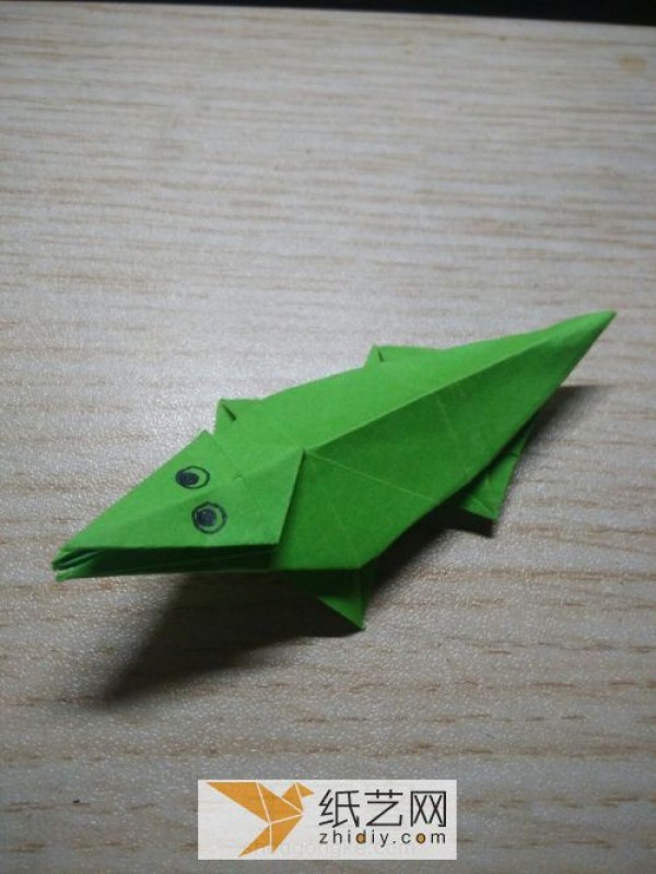 Tutorial on how to make an origami crocodile in Childrens Origami Collection