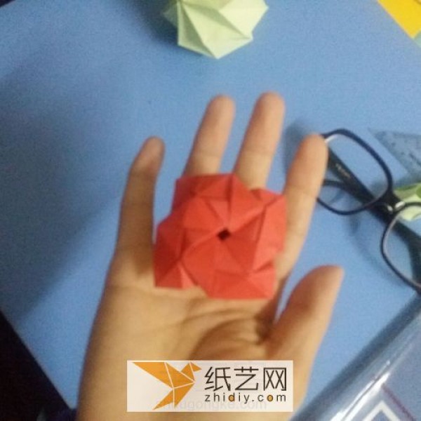 How to fold handmade origami roses suitable for Mother’s Day gifts