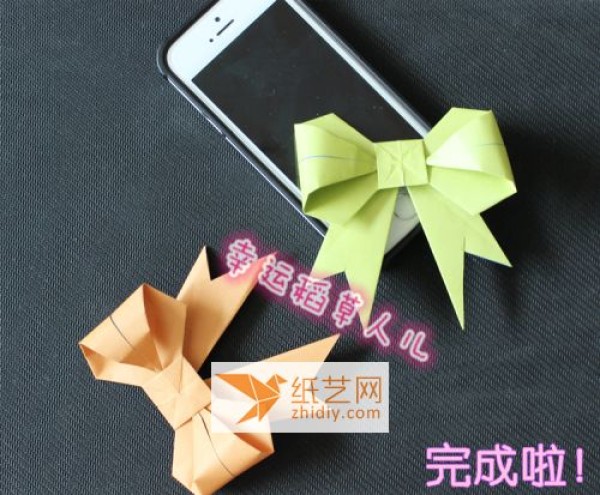 Square origami to make butterfly festival (reprint)