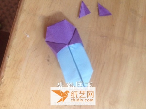 Tutorial on making origami shoes for dolls