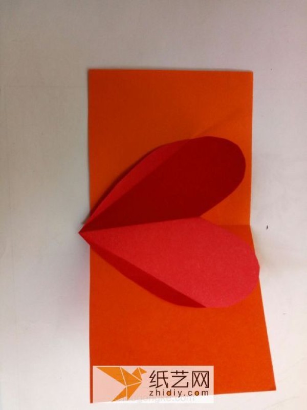 Use the explosive box mechanism to make a heart-shaped three-dimensional greeting card for Mothers Day