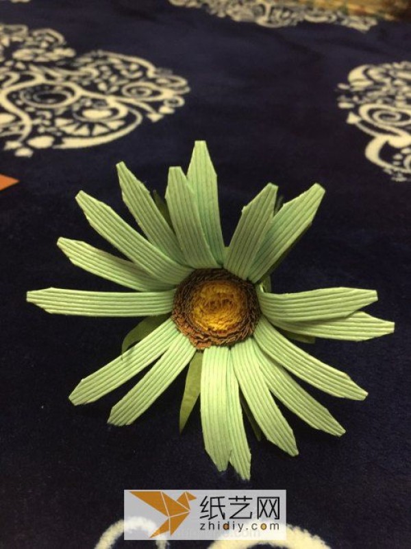 Use paper vines to make exquisite handmade paper art chrysanthemums. How to make beautiful paper art flowers.