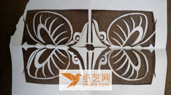 Simple paper-cut butterfly window grille hand-making tutorial