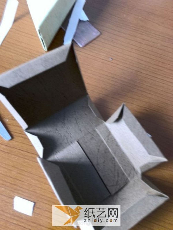 Simple paper model birdhouse toy