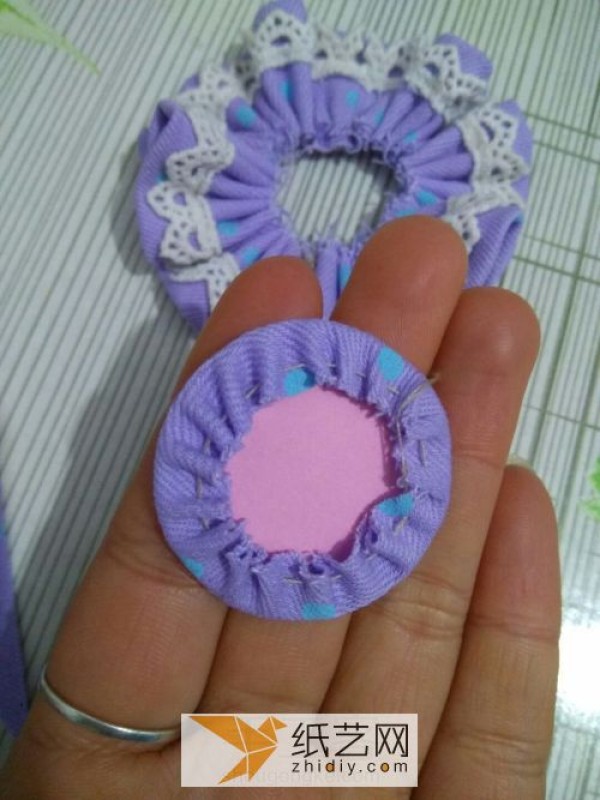 DIY a cute fabric pin-insert Teacher’s Day gift