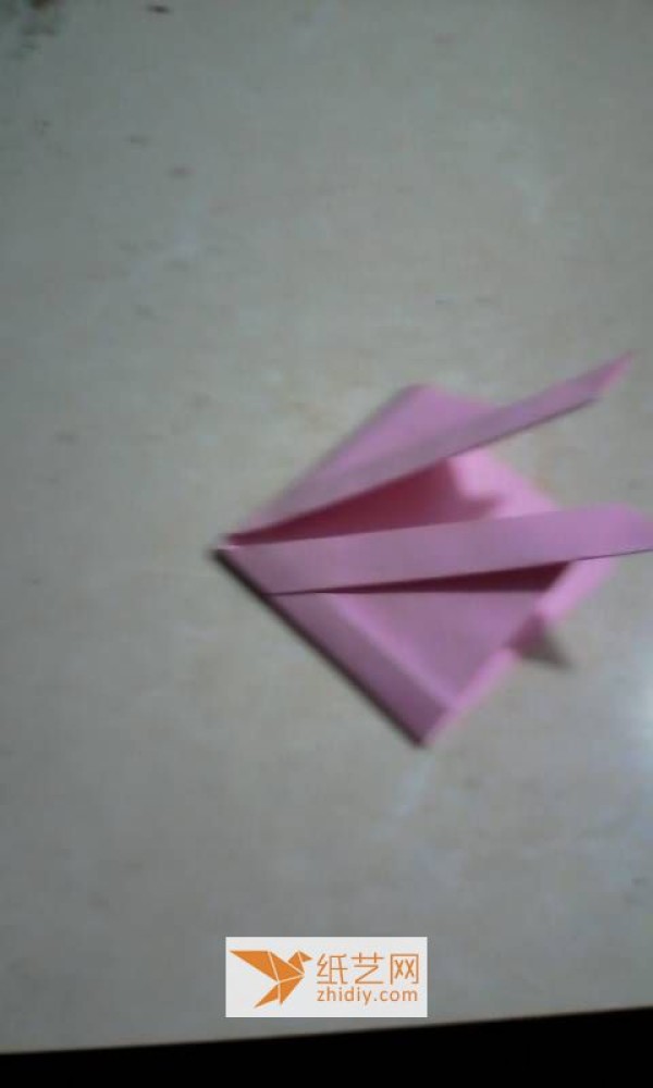 Simple origami fish folding method